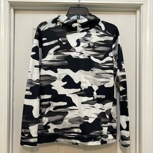 Under Armour - boys camo printed hooded sweatshirt - Size YXL